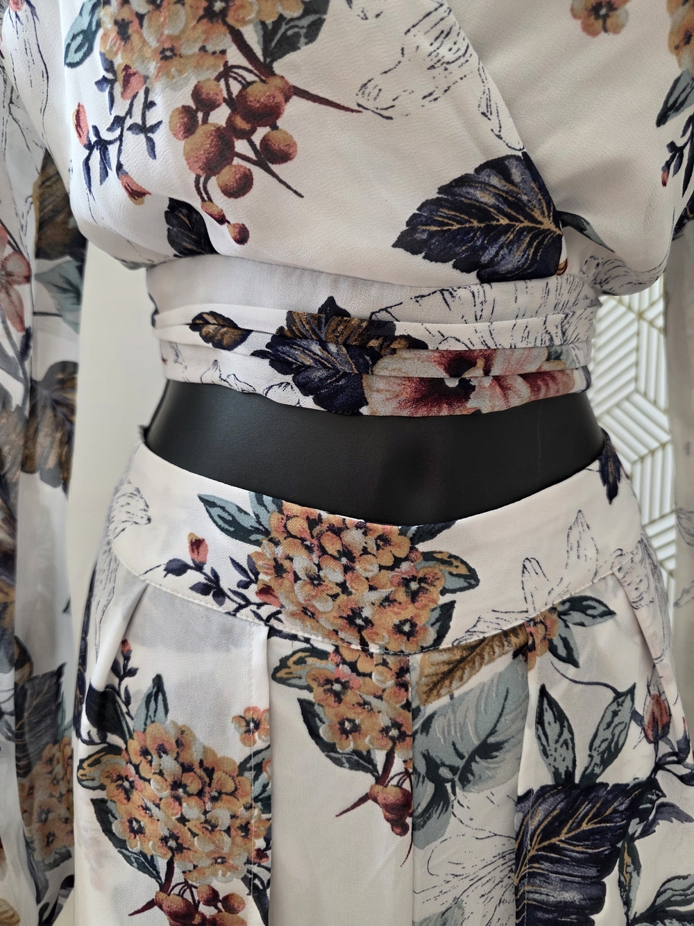 Fashion Nova Floral Set - Picture 3 of 7